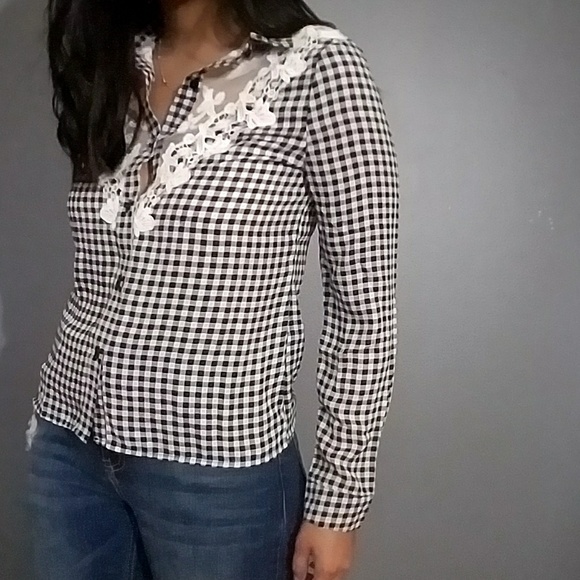 LACEY CHIFFON CHECKER TOP - Picture 3 of 7